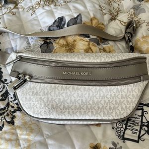Michael Kors Fanny Bag